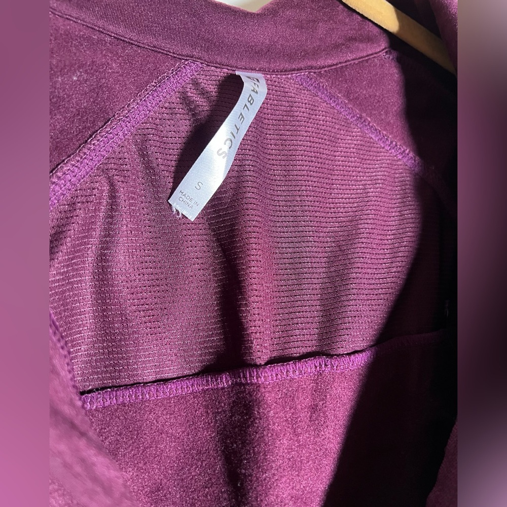 Fabletics Full Zip Cold Weather Jacket Small - Picture 10 of 10